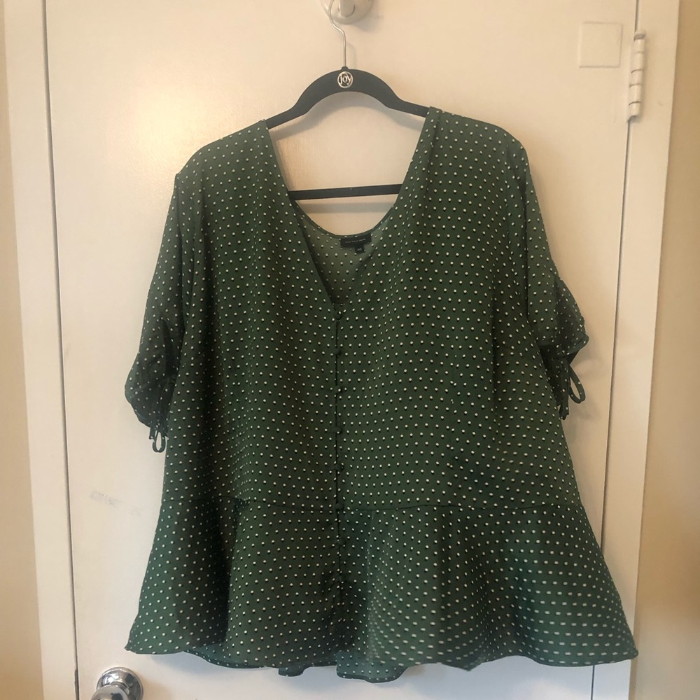 WHO WHAT WEAR green polka dot top